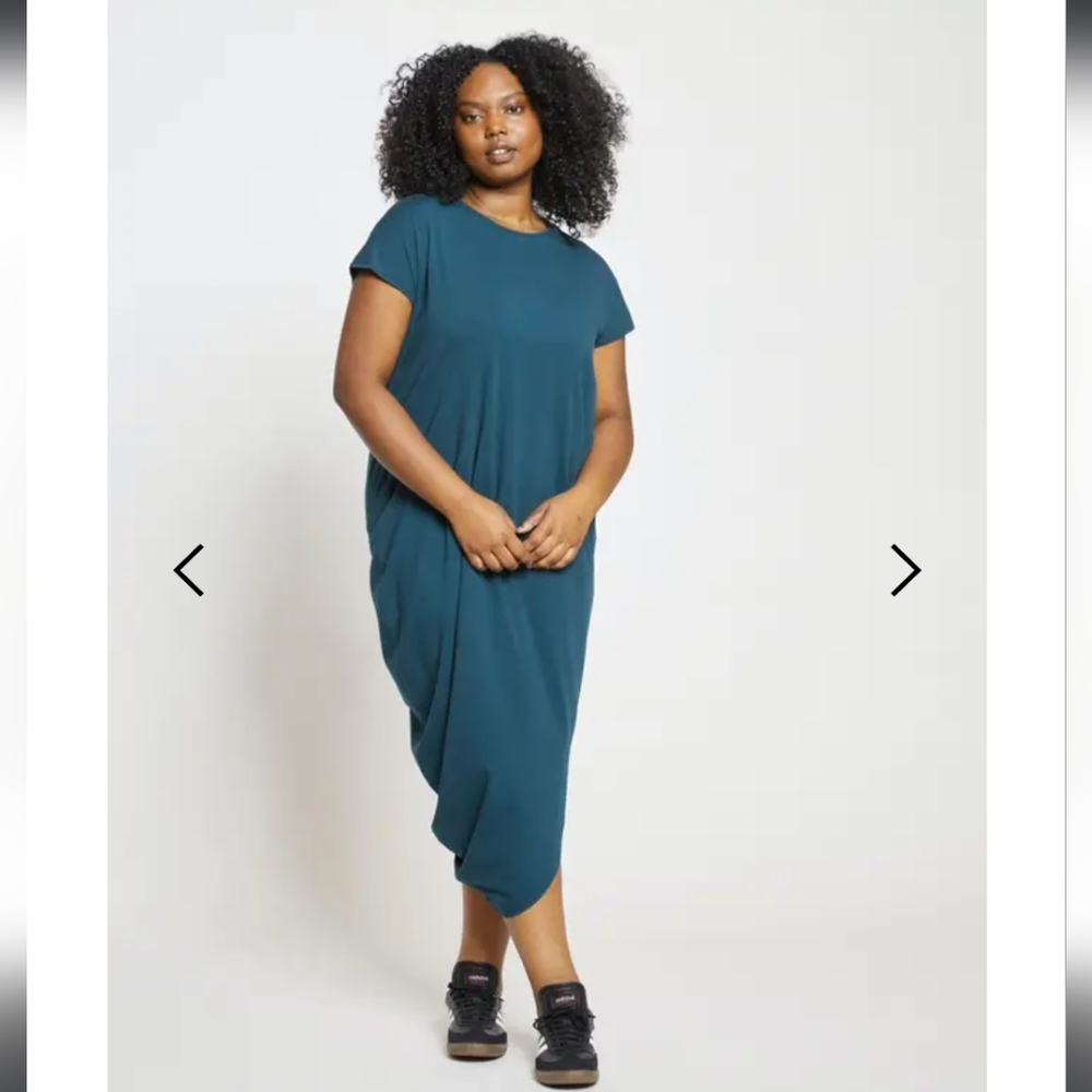 Universal Standard Iconic Petite Geneva Dress in Deep Sea